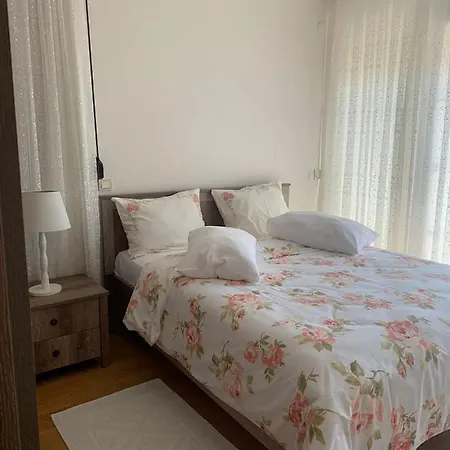 Flora Villa Cesme